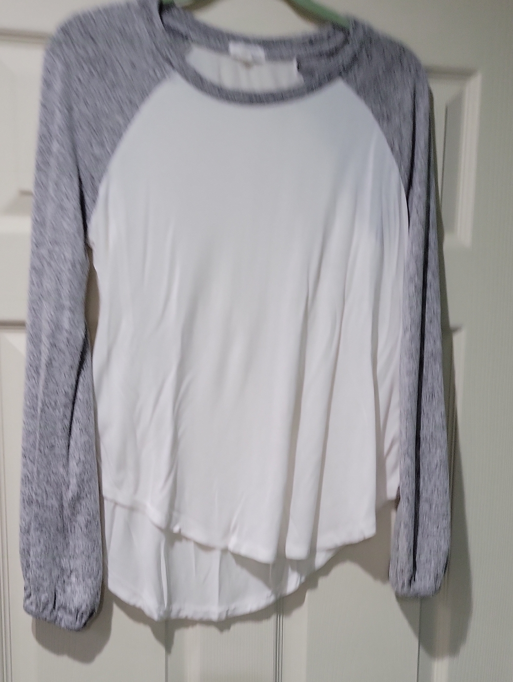 Eyeshadow White Body with Gray Raglan Long Sleeve Top
